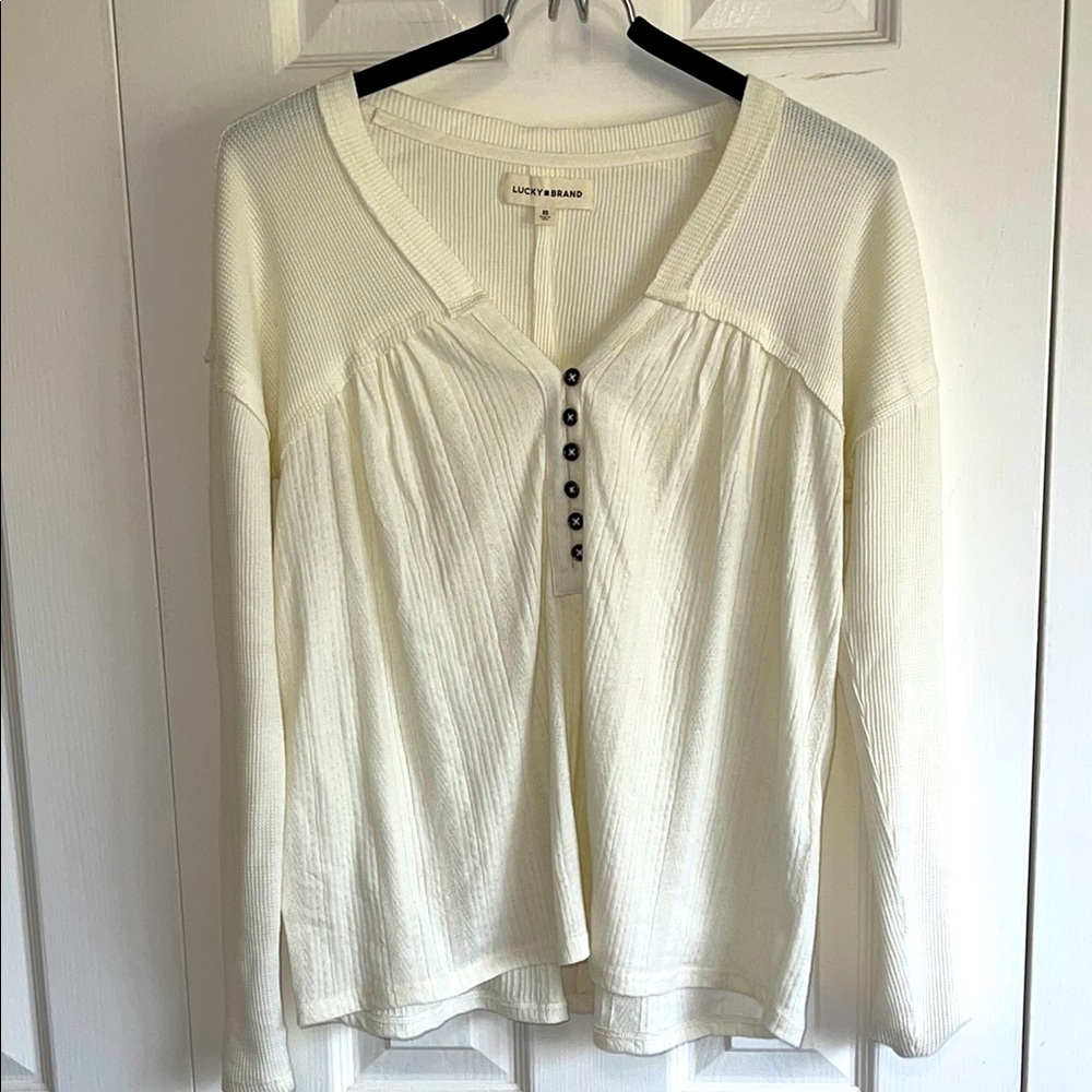 NWOT Lucky Brand -Cream Relaxed Blouse with Buttoned Detail. XS